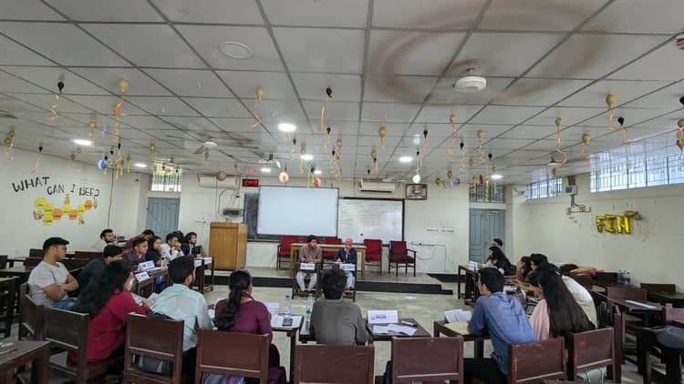 CUMUNA members during a workshop